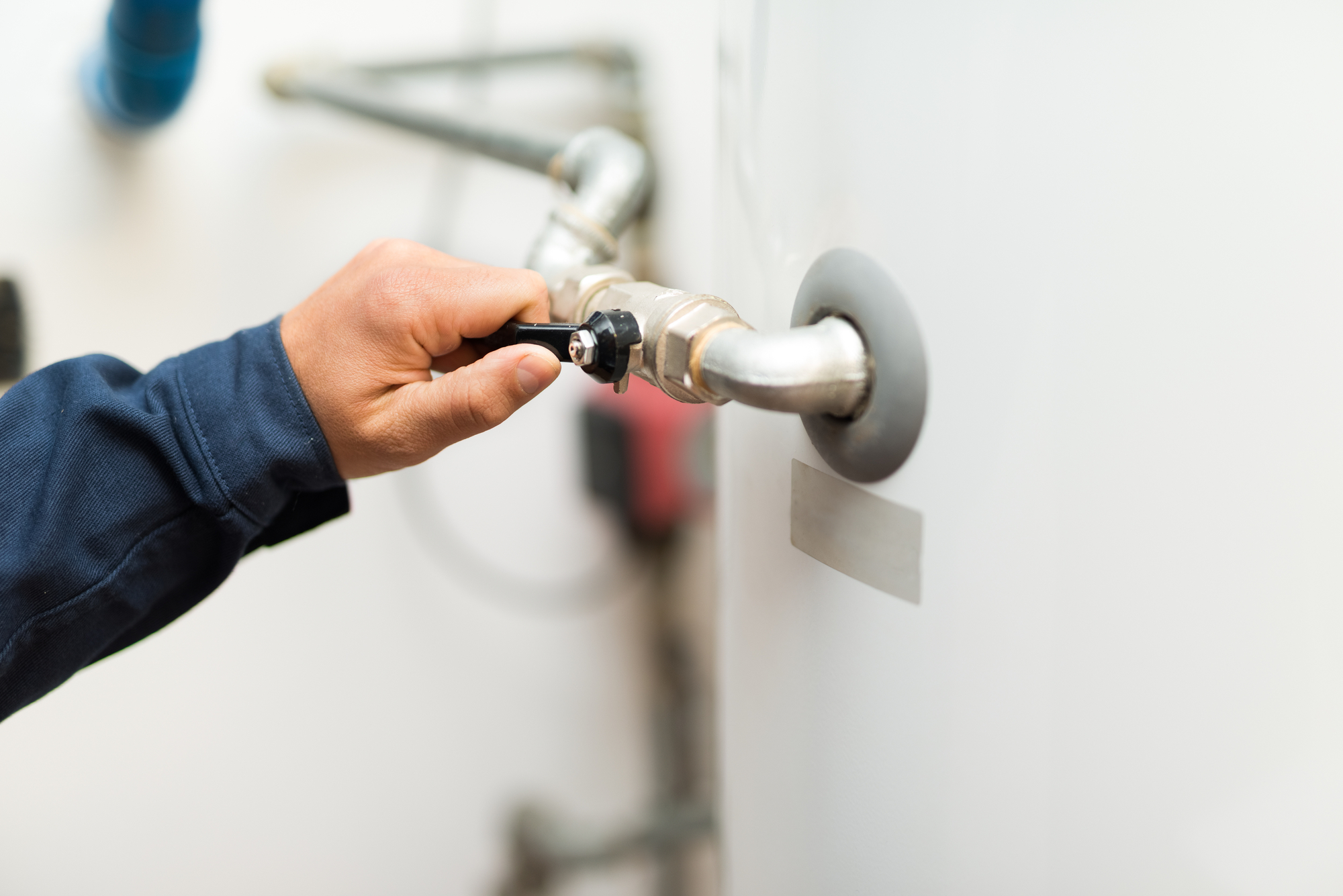 How to Handle a Broken Water Heater Freedle Plumbing
